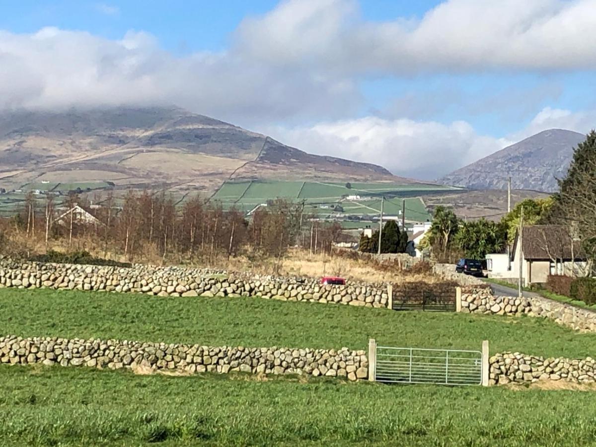 Annalong Moneydarragh Cottage With Uninterrupted Mountain And Sea Views- Hot Tub Available For Hire מראה חיצוני תמונה